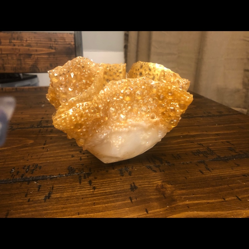 Resin gold/white bowl